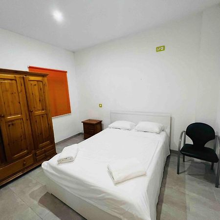 Habitacion Comoda Севилья Экстерьер фото